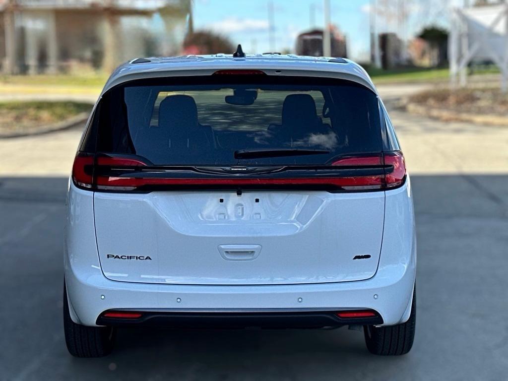 new 2026 Chrysler Pacifica car, priced at $45,723