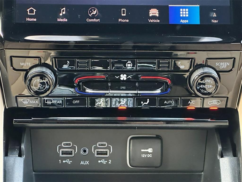 new 2025 Jeep Grand Cherokee L car, priced at $43,940