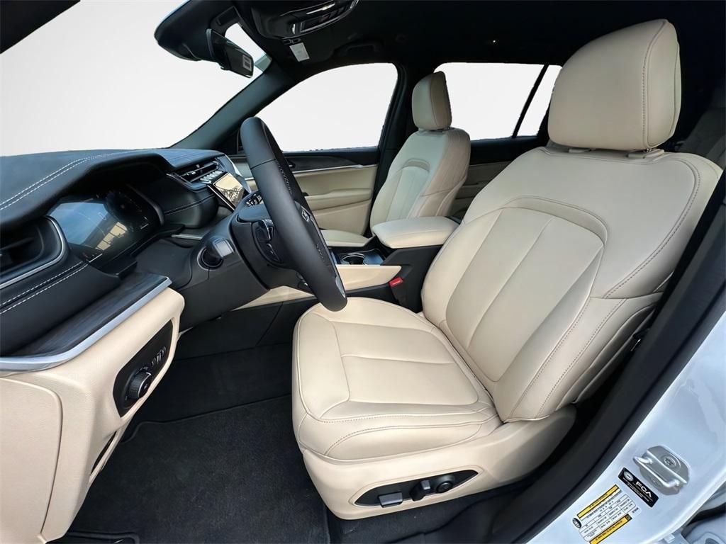 new 2025 Jeep Grand Cherokee L car, priced at $43,940