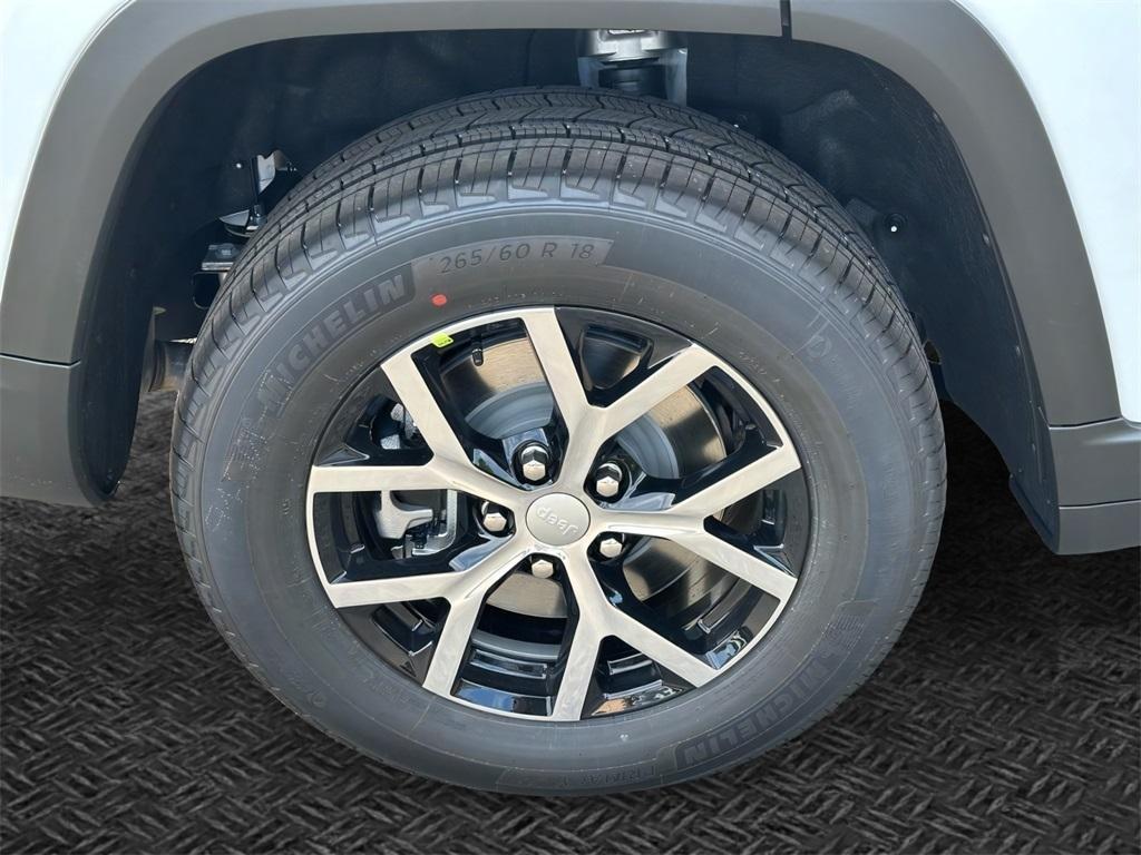 new 2025 Jeep Grand Cherokee L car, priced at $43,940