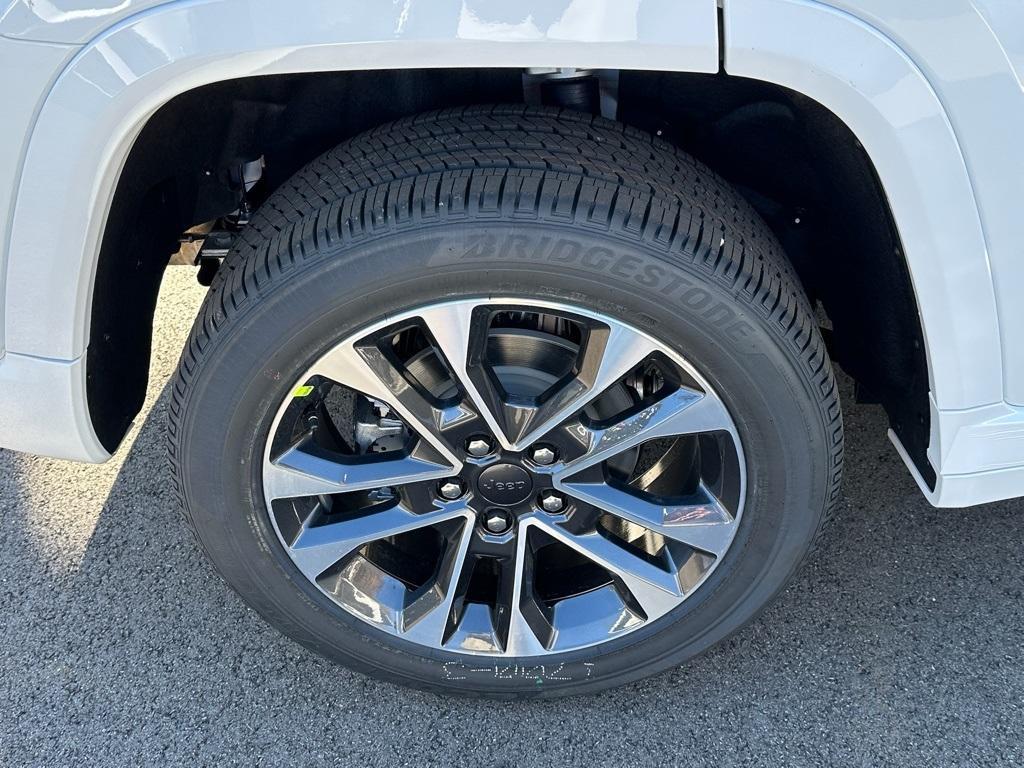 new 2025 Jeep Grand Cherokee car, priced at $55,328