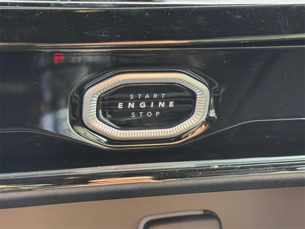 new 2026 Jeep Grand Cherokee car, priced at $53,805