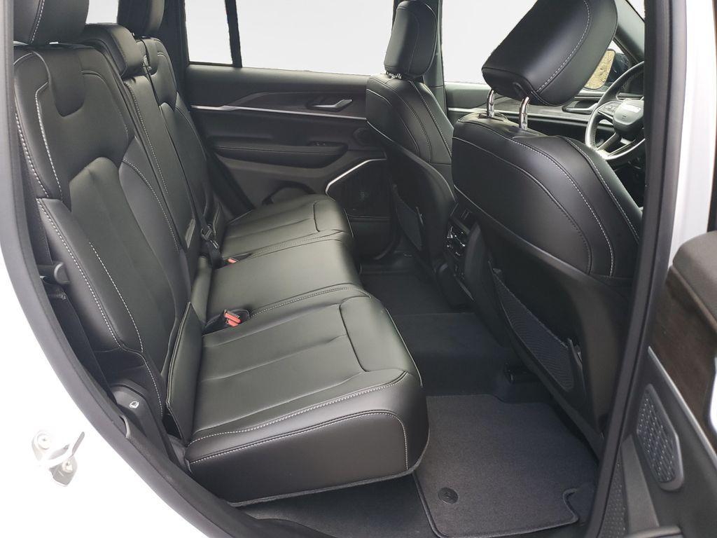 new 2026 Jeep Grand Cherokee car, priced at $47,126