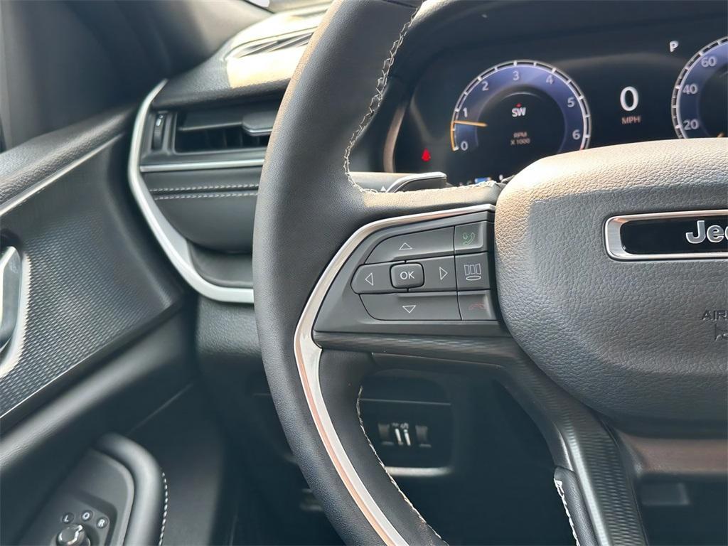 new 2025 Jeep Grand Cherokee L car, priced at $39,165