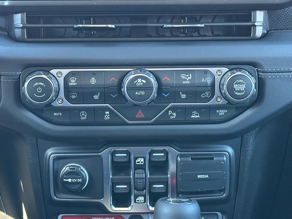 new 2026 Jeep Wrangler car, priced at $61,604