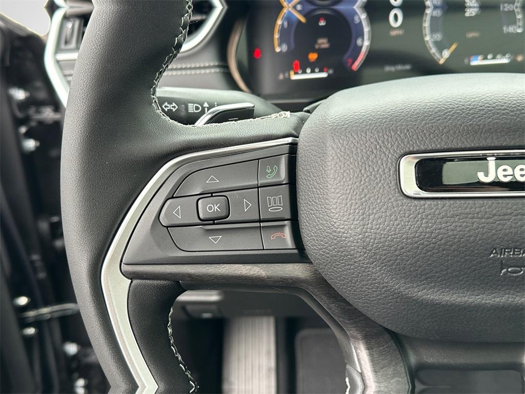 new 2025 Jeep Grand Cherokee car, priced at $47,225