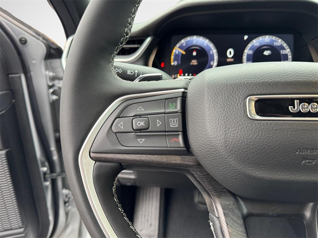 new 2025 Jeep Grand Cherokee car, priced at $47,225