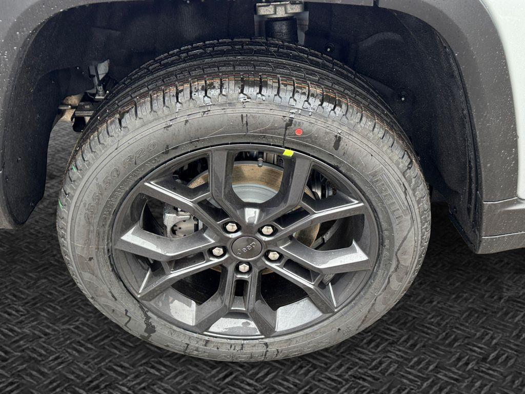 new 2025 Jeep Grand Cherokee car, priced at $44,475