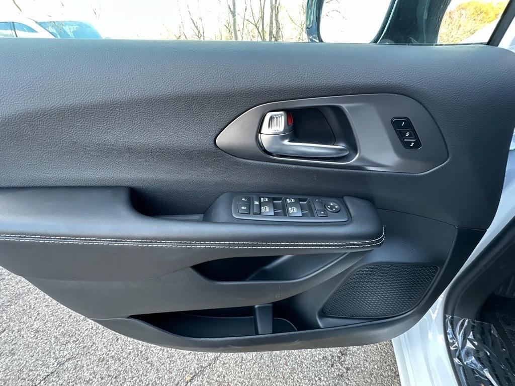 new 2026 Chrysler Pacifica car, priced at $40,999