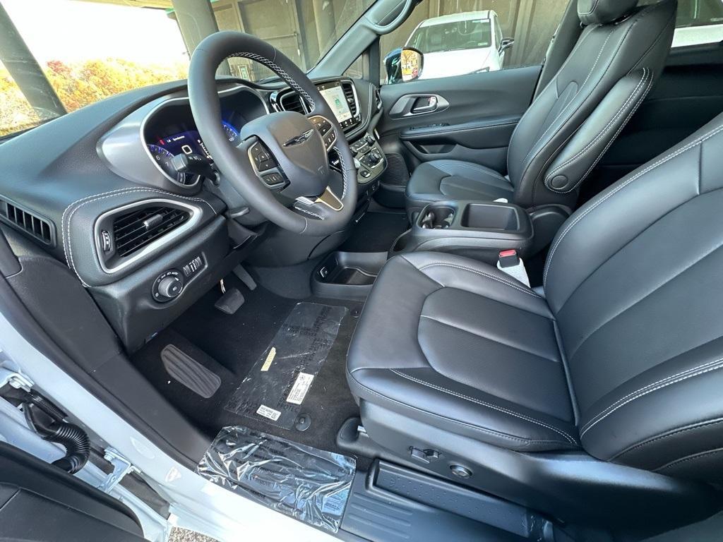 new 2026 Chrysler Pacifica car, priced at $40,999