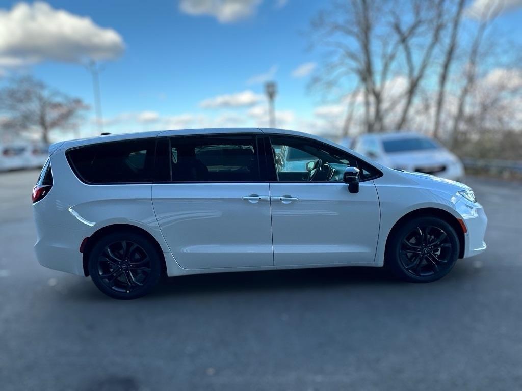 new 2026 Chrysler Pacifica car, priced at $40,999