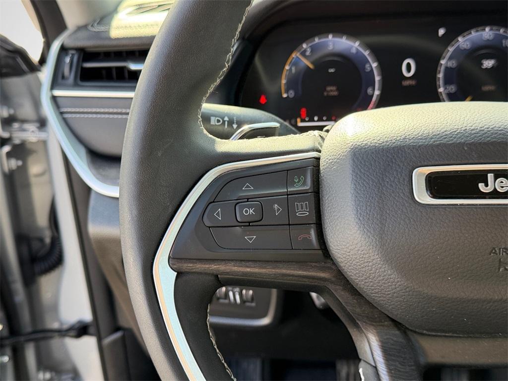 used 2024 Jeep Grand Cherokee car, priced at $33,989