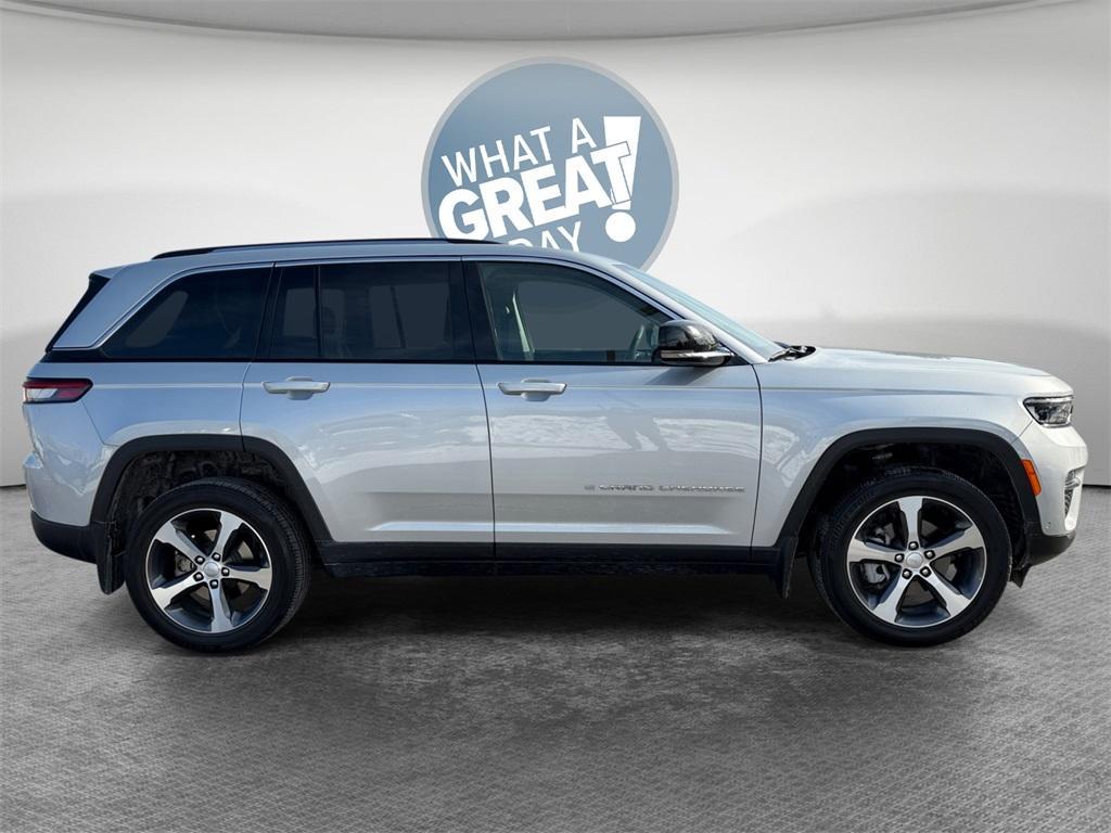 used 2024 Jeep Grand Cherokee car, priced at $33,989