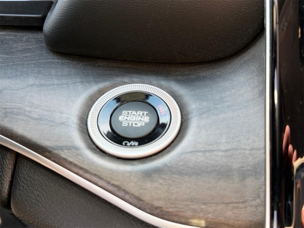 used 2024 Jeep Grand Cherokee car, priced at $33,989