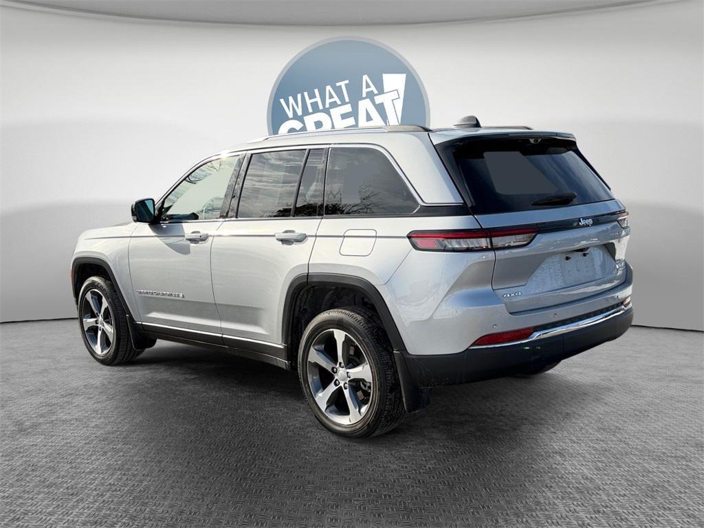 used 2024 Jeep Grand Cherokee car, priced at $33,989