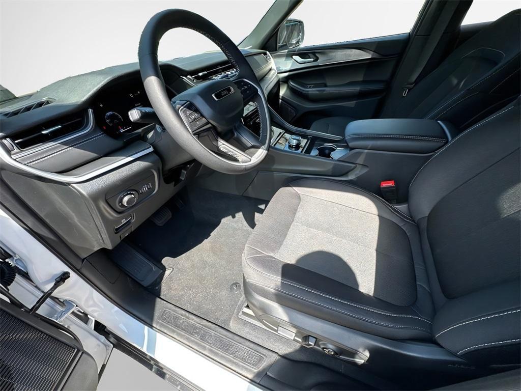 new 2025 Jeep Grand Cherokee car, priced at $36,527