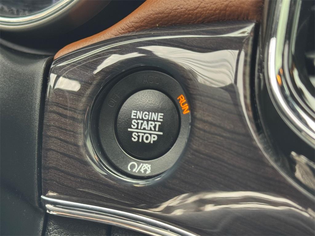 used 2021 Jeep Grand Cherokee car, priced at $25,899