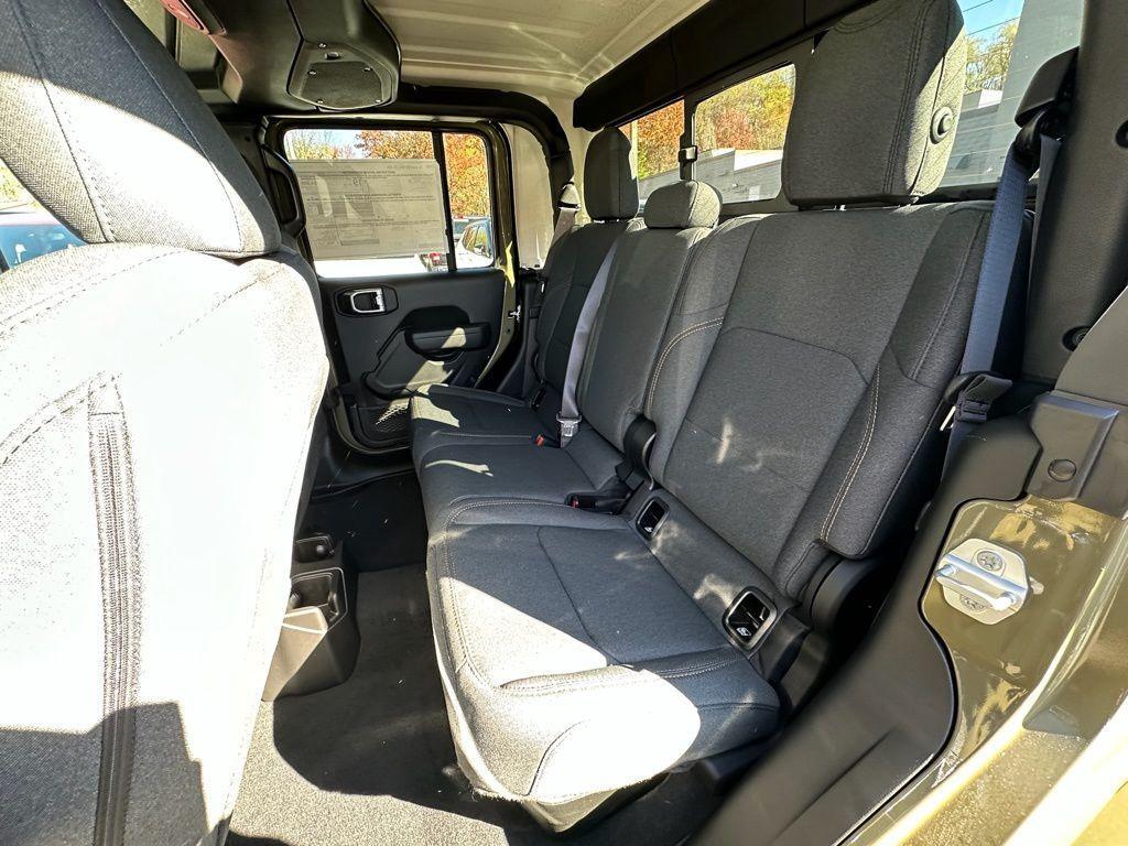new 2026 Jeep Gladiator car, priced at $52,160