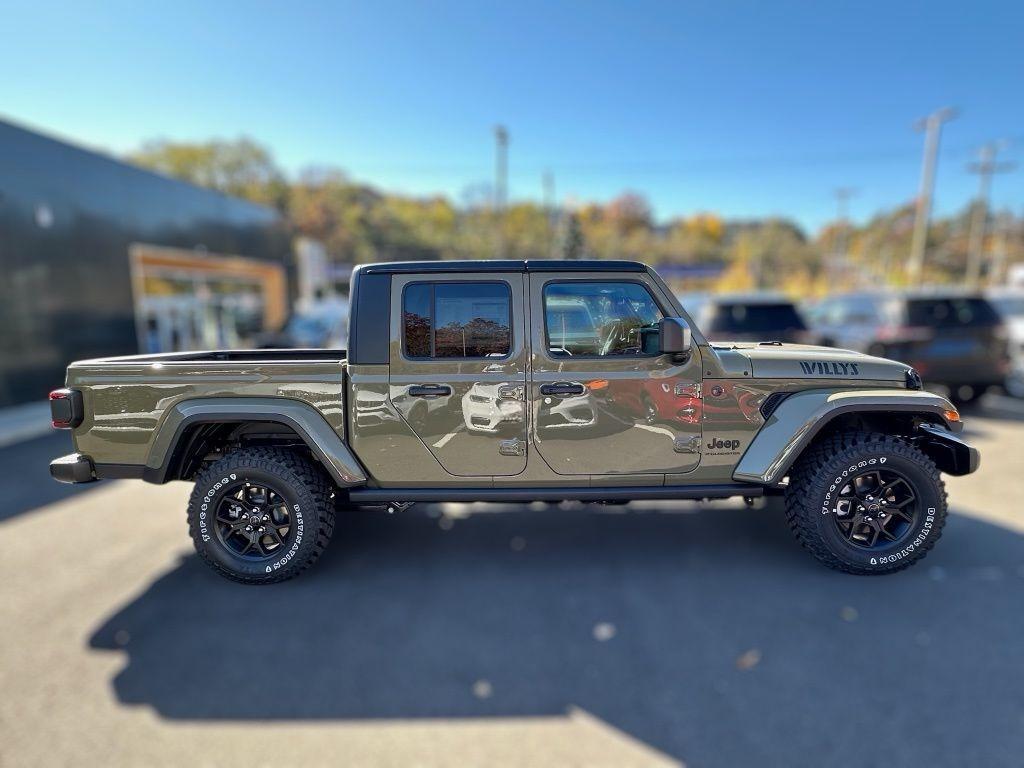 new 2026 Jeep Gladiator car, priced at $52,160