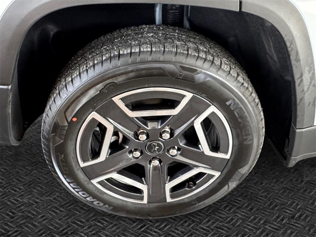 new 2026 Jeep Cherokee car, priced at $42,220