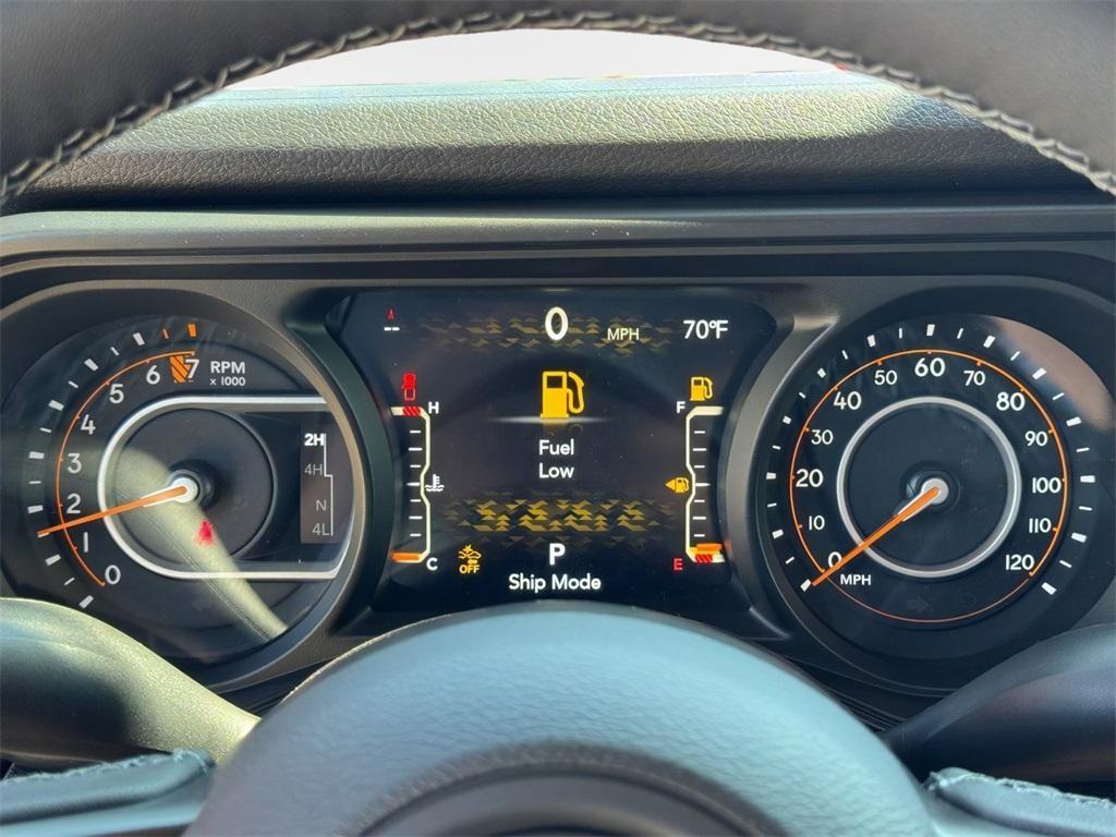 new 2025 Jeep Gladiator car, priced at $42,192