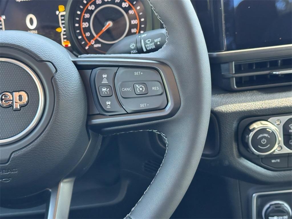 new 2025 Jeep Gladiator car, priced at $42,192