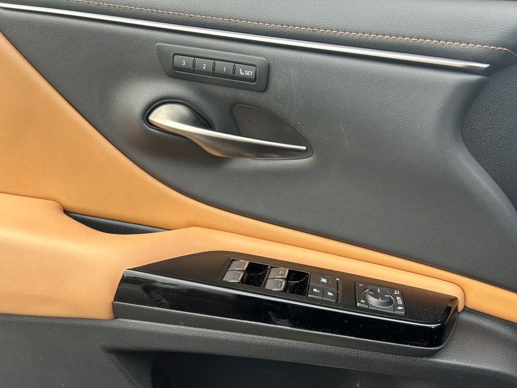 used 2024 Lexus ES 350 car, priced at $41,788