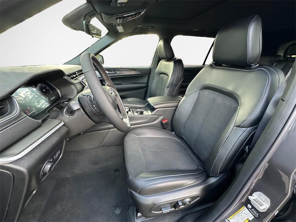 new 2025 Jeep Grand Cherokee L car, priced at $42,973