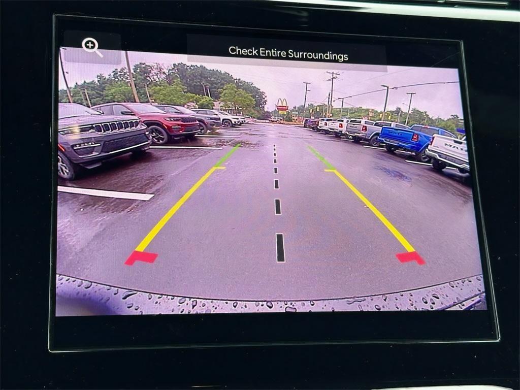 new 2025 Jeep Grand Cherokee car, priced at $40,086