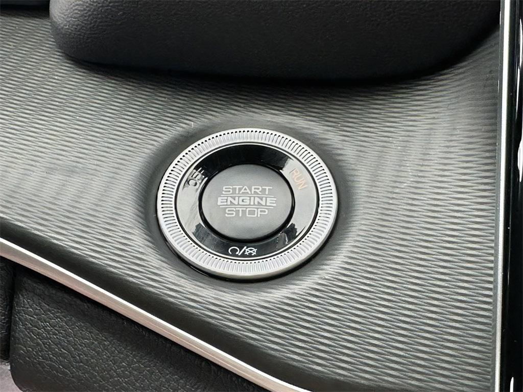 new 2025 Jeep Grand Cherokee car, priced at $40,086