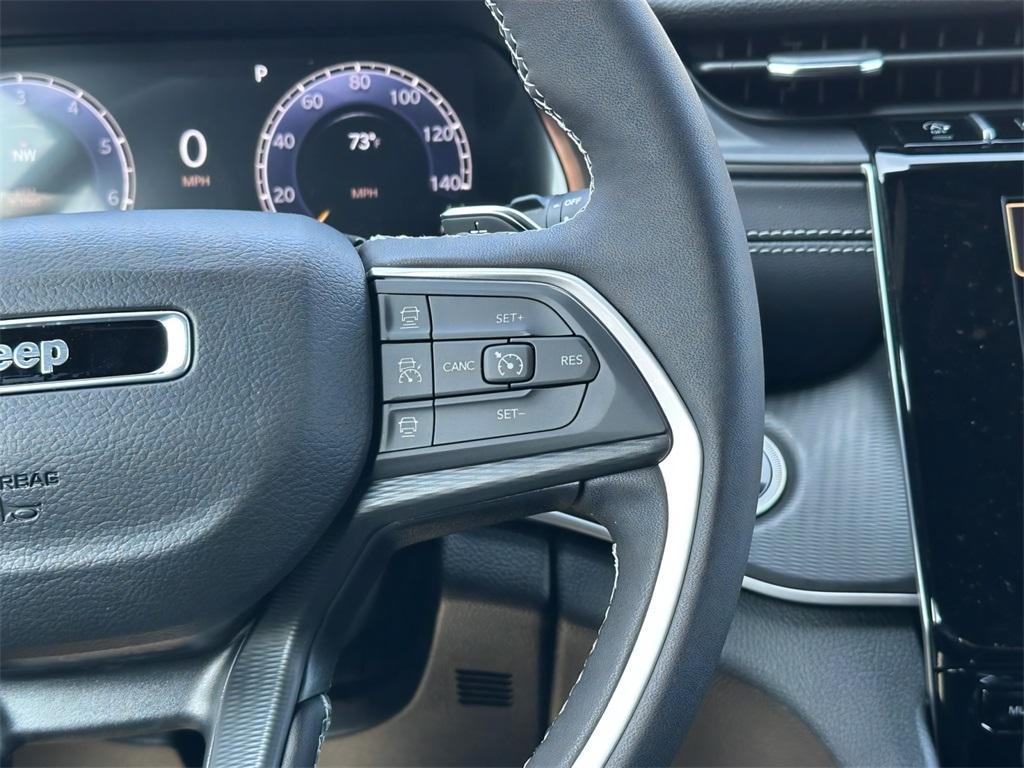 new 2025 Jeep Grand Cherokee car, priced at $39,207