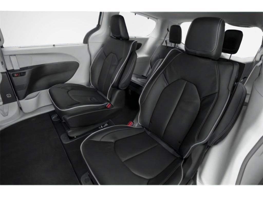 new 2023 Chrysler Pacifica Hybrid car