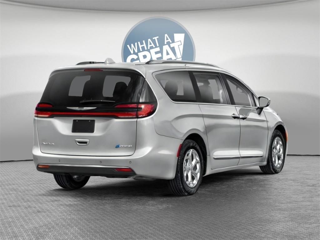 new 2023 Chrysler Pacifica Hybrid car