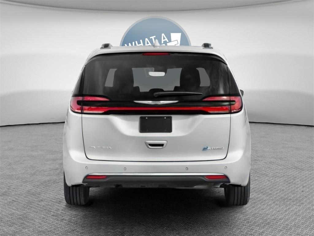 new 2023 Chrysler Pacifica Hybrid car