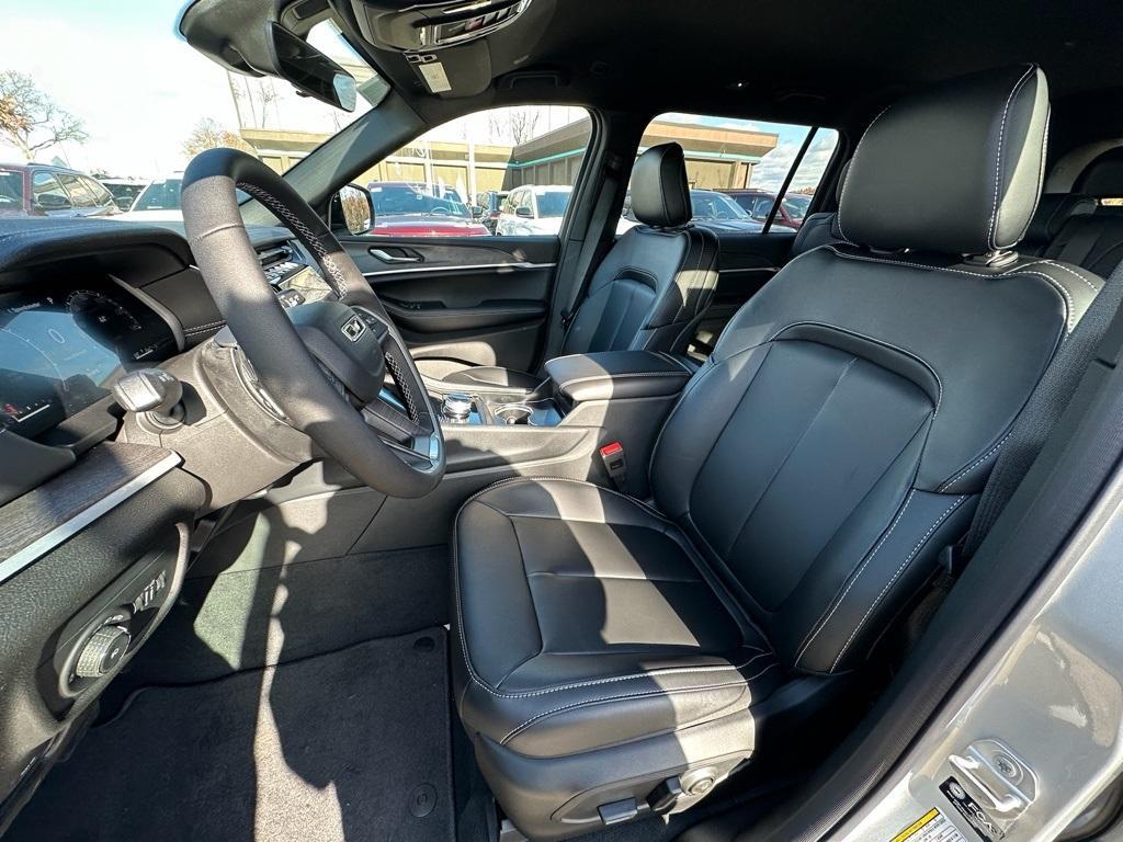 new 2025 Jeep Grand Cherokee L car, priced at $44,256