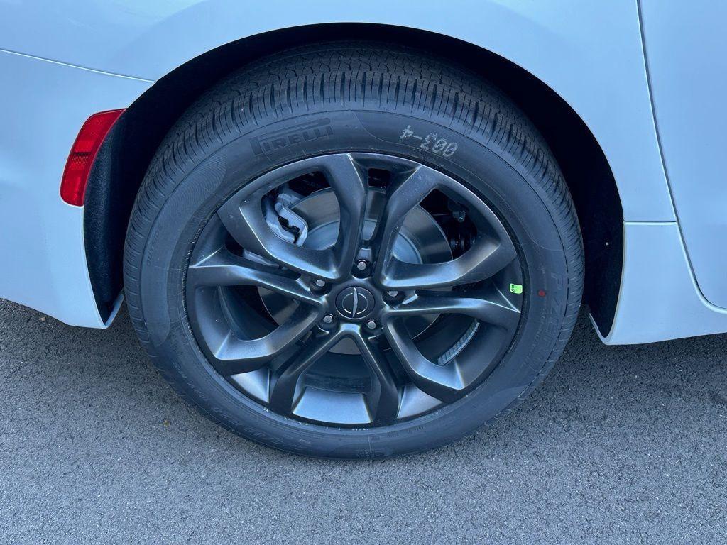 new 2026 Chrysler Pacifica car, priced at $45,723