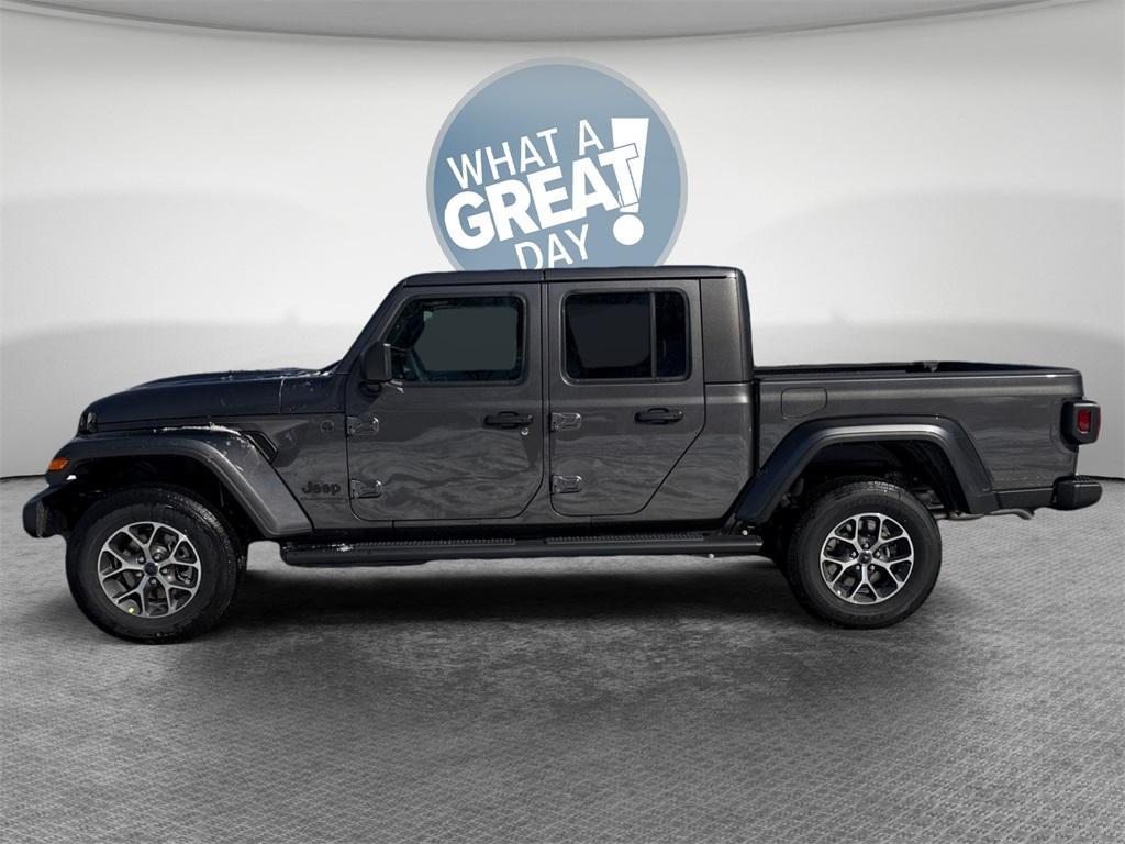 new 2026 Jeep Gladiator car, priced at $48,409