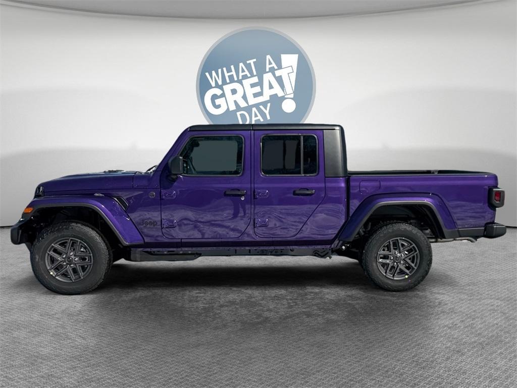 new 2026 Jeep Gladiator car, priced at $46,594