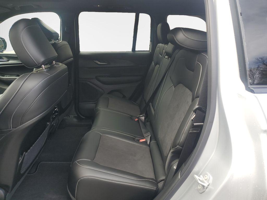 new 2025 Jeep Grand Cherokee car, priced at $39,970