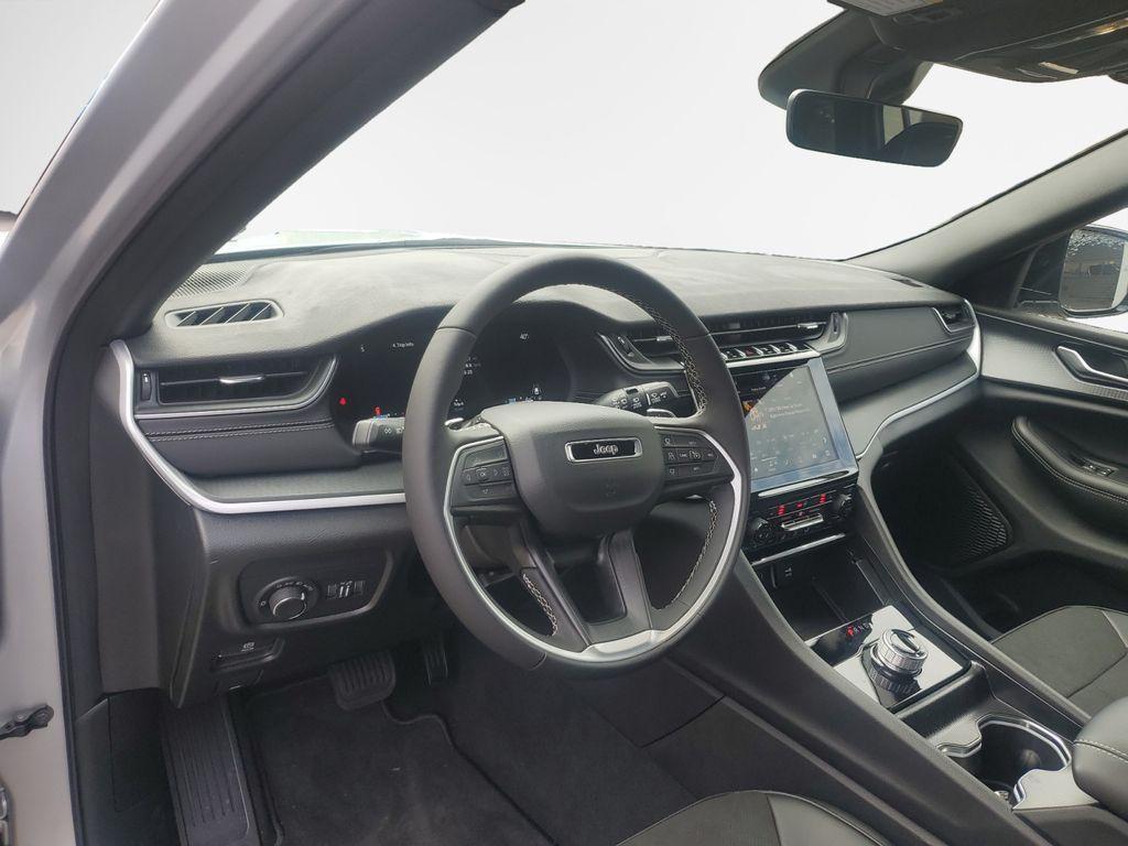 new 2025 Jeep Grand Cherokee car, priced at $39,970