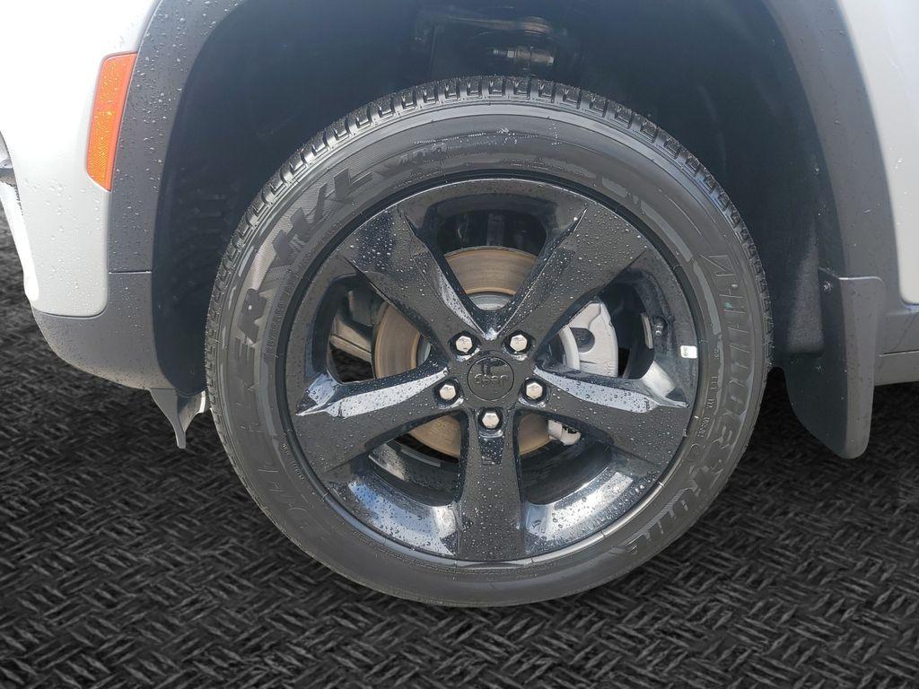 new 2025 Jeep Grand Cherokee car, priced at $39,970