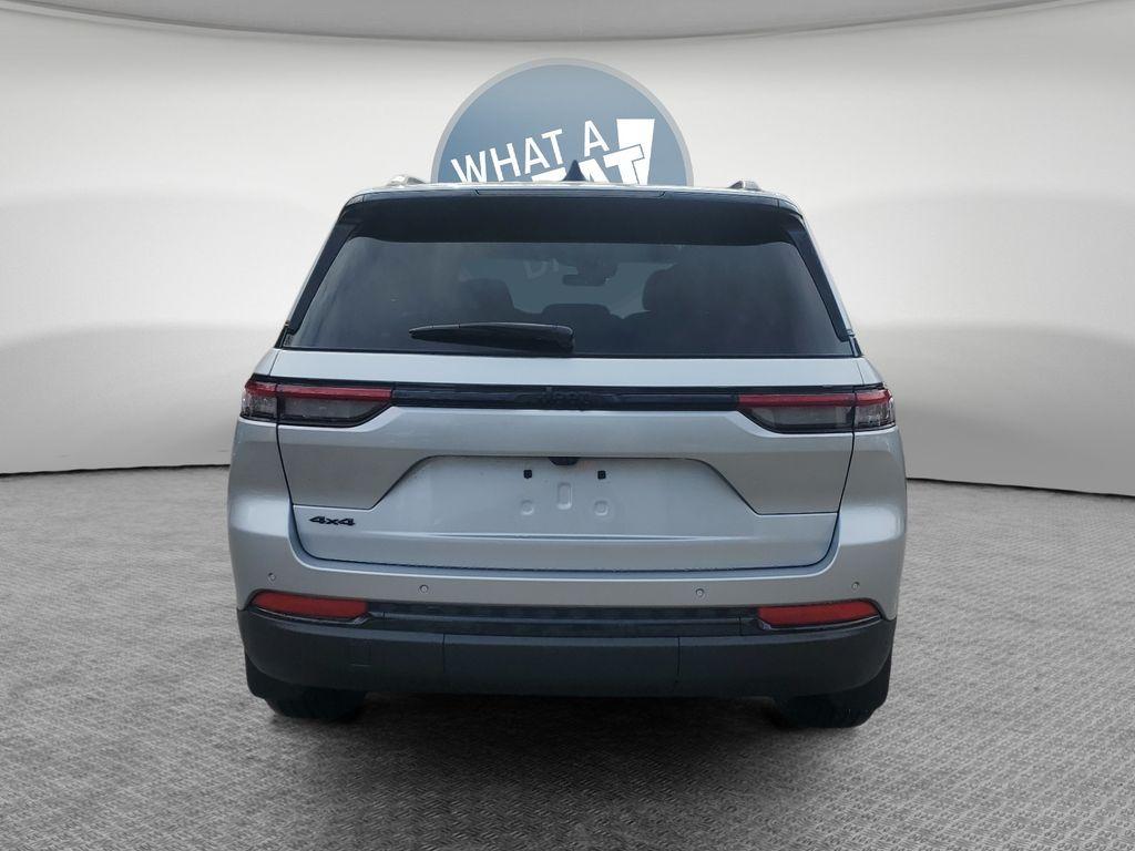 new 2025 Jeep Grand Cherokee car, priced at $39,970