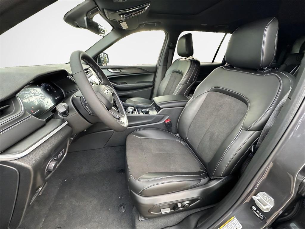 new 2025 Jeep Grand Cherokee L car, priced at $42,297