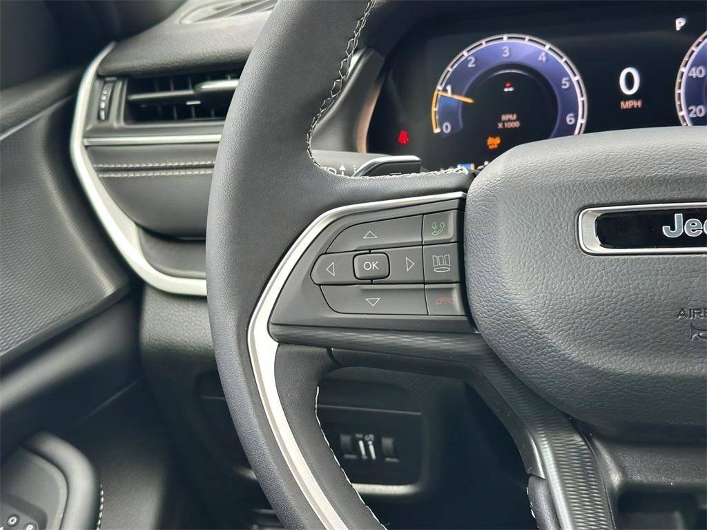 new 2025 Jeep Grand Cherokee L car, priced at $42,297