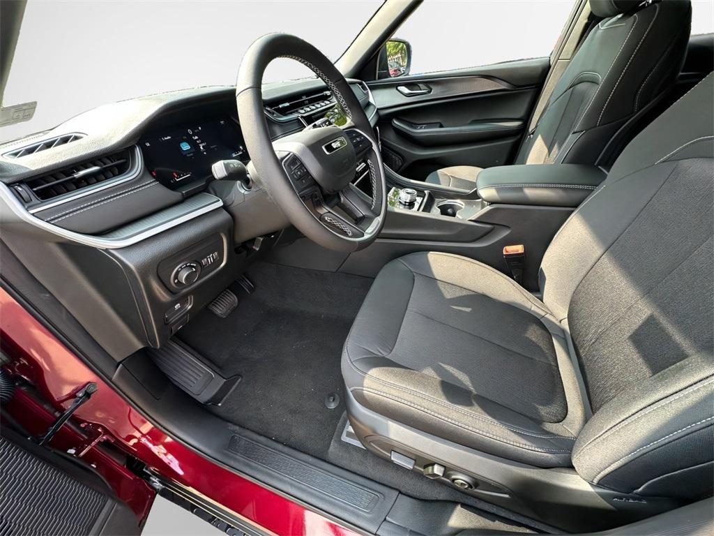 new 2025 Jeep Grand Cherokee L car, priced at $39,165