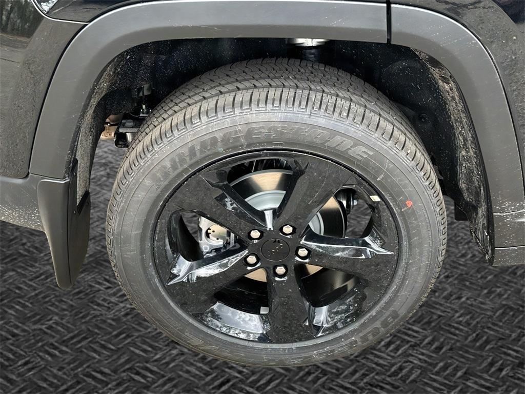 new 2025 Jeep Grand Cherokee car, priced at $40,970