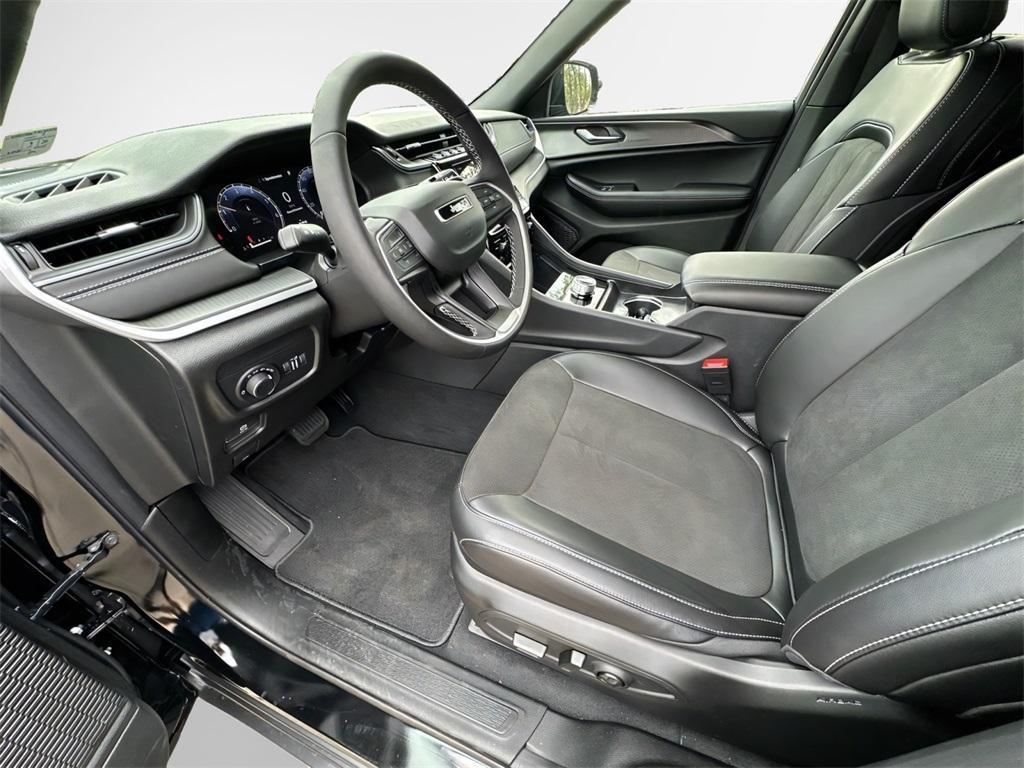 new 2025 Jeep Grand Cherokee car, priced at $40,970