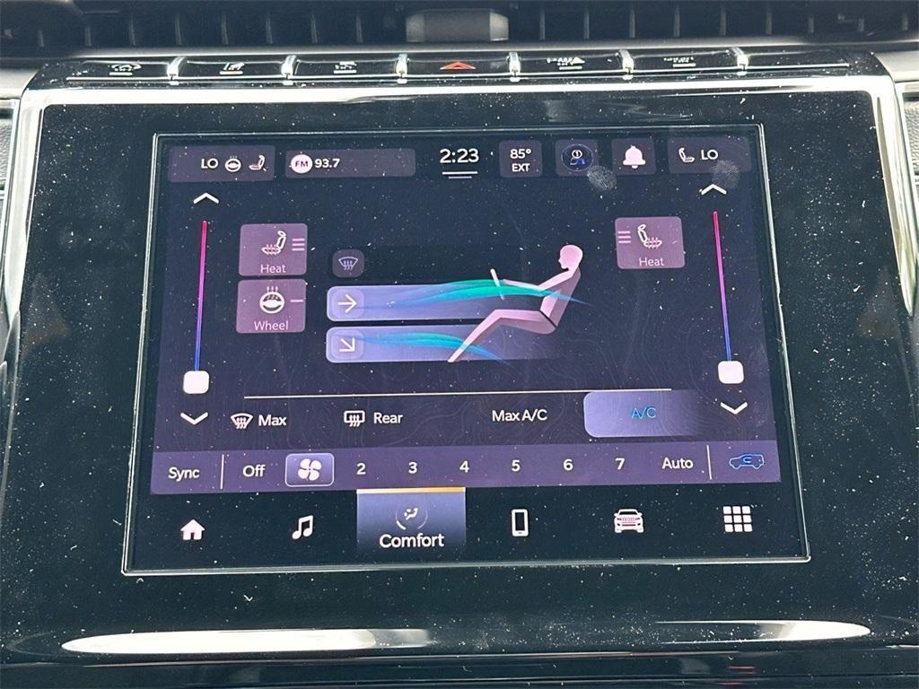 new 2025 Jeep Grand Cherokee car, priced at $40,970