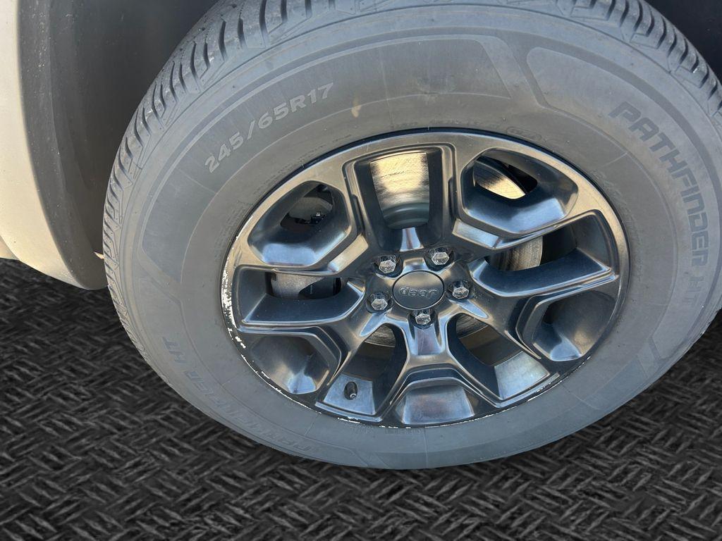 used 2019 Jeep Cherokee car, priced at $16,898