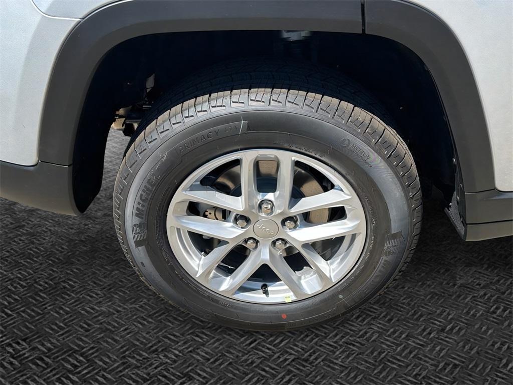 new 2025 Jeep Grand Cherokee car, priced at $36,680